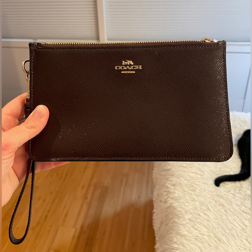 Coach Large Corner Zip Wristlet - Brown